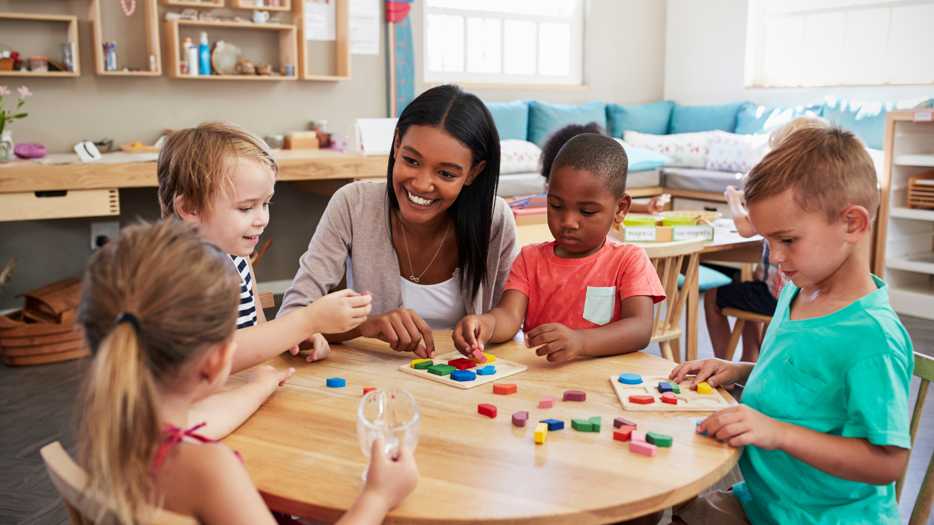 Norbeck-montessori-pre-primary-shapes-ojects-assisted-learning-image.